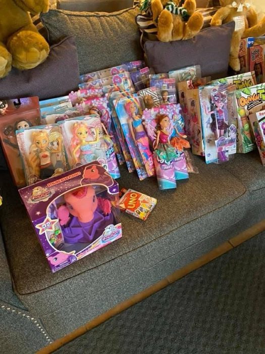 Dolls, UNO, and playsets ready for kids.